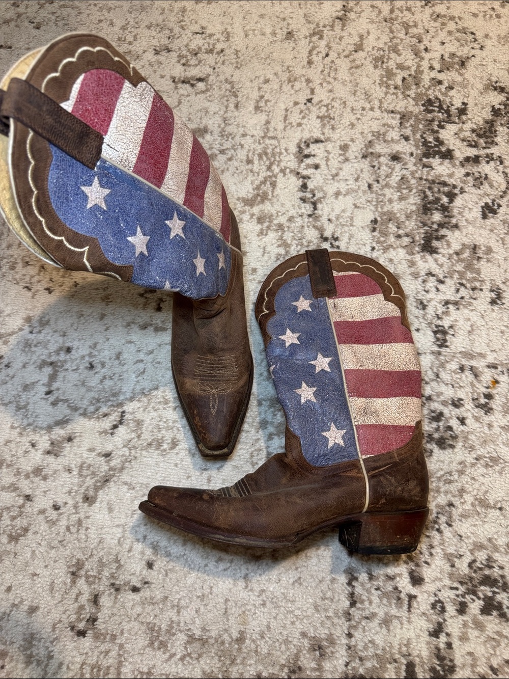 American Flag Western Cowboy Boots - Distressed Brown Leather

Size 7

Shyanne